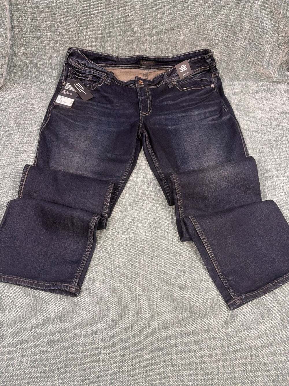 NWT Silver Jeans Co. Suki Curvy Fit Mid Rise Slim Boot Jeans SZ20W L33
